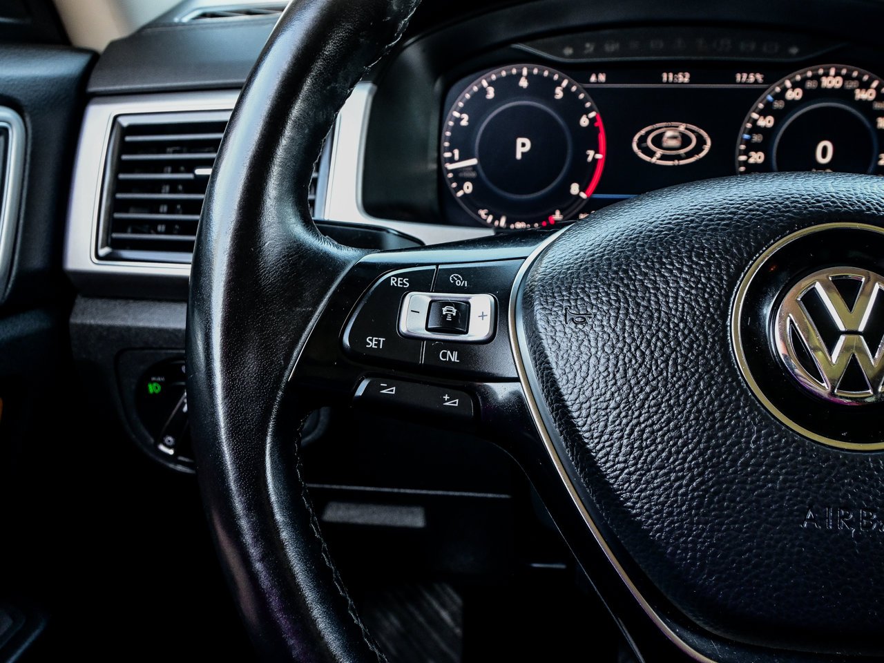 2018 Volkswagen Atlas Execline 3.6 FSI 4MOTION Grey Sherwood Park - photo #23