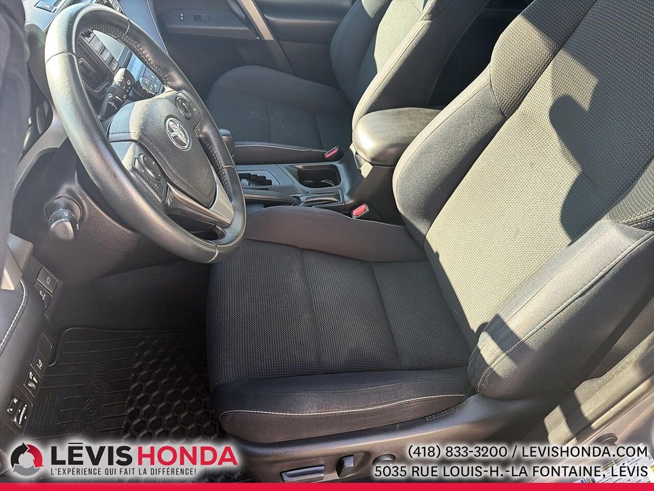 TOYOTA RAV4 Traction intégrale 4 portes XLE 2017 Blanc Lévis - photo #12