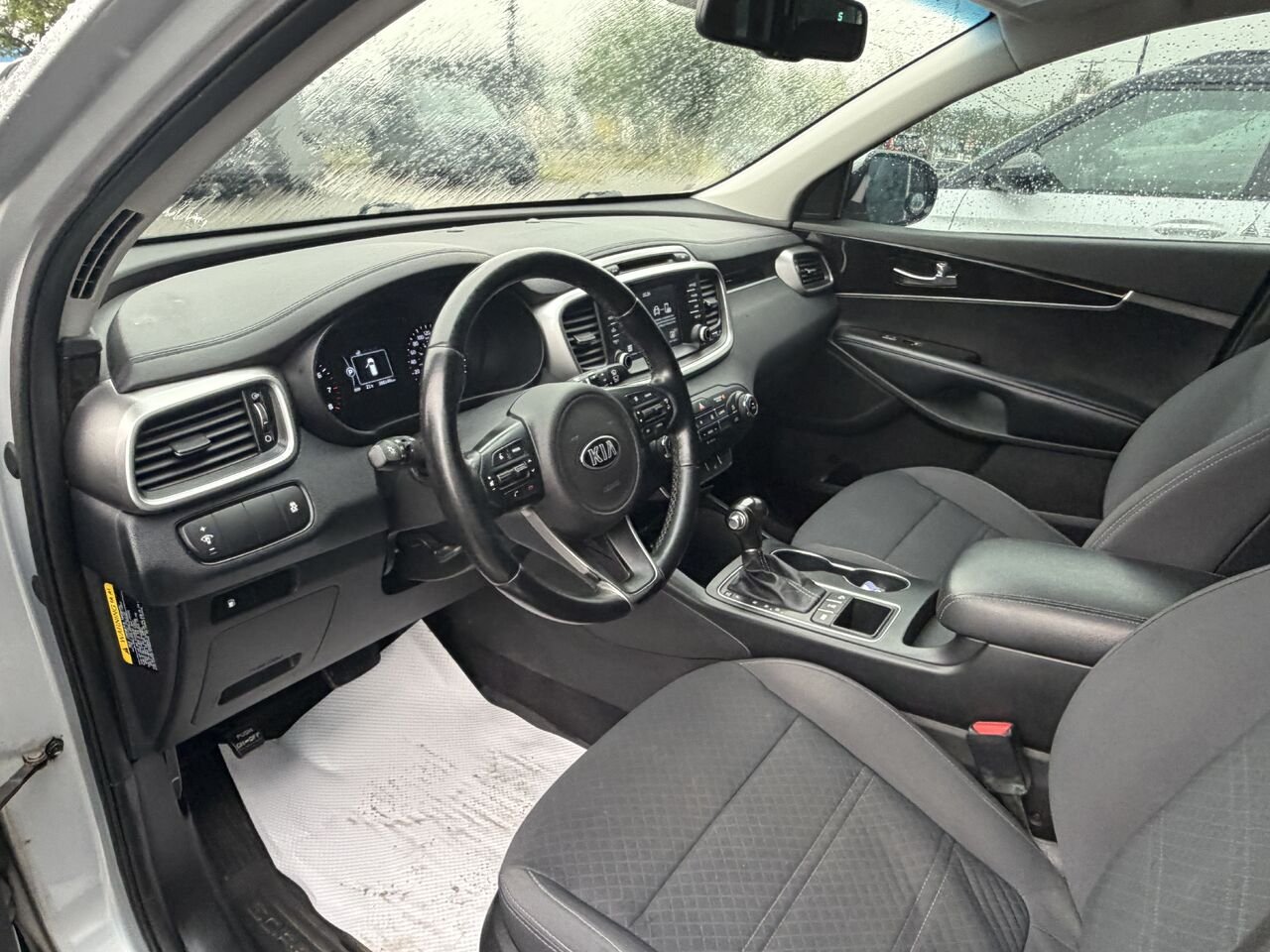 2017 Kia Sorento Silver Ste-Marie - photo #10
