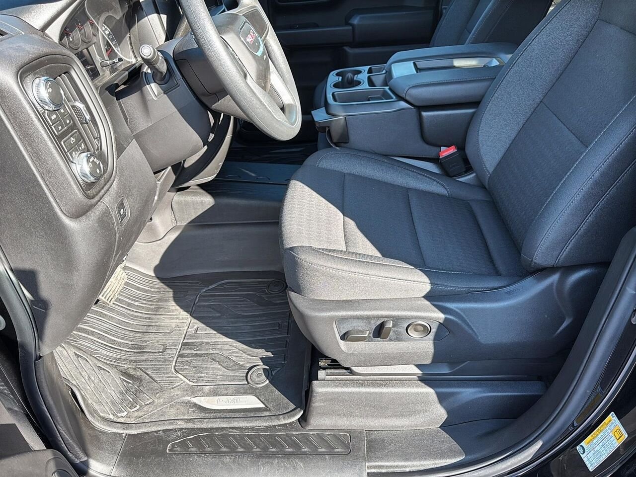 GMC Sierra 1500 Pro cabine multiplace 4RM 157 po 2026 Noir Saint-Hyacinthe - photo #7