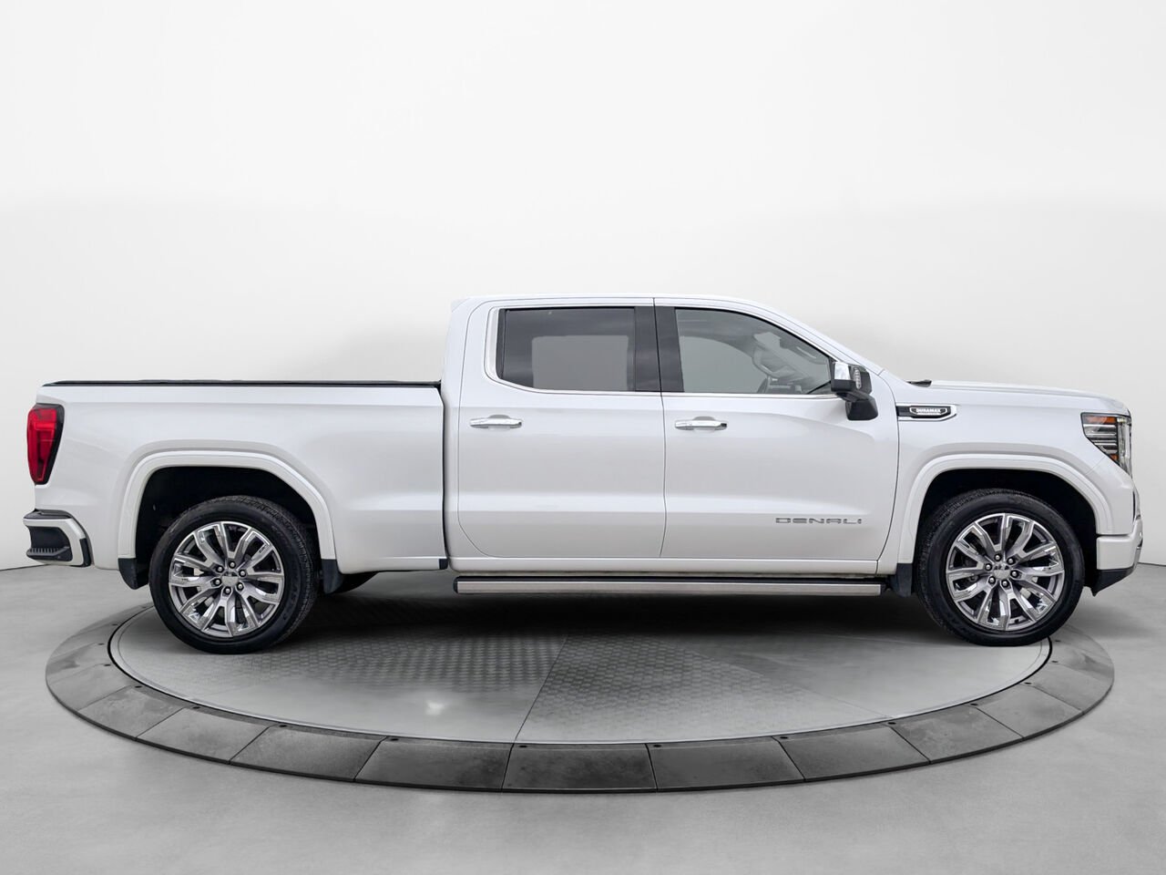 2024 GMC SIERRA 1500 4WD CREW CAB PICKUP Denali Toit Ouvrant Affichage Tête Haute Diesel White Sherbrooke - photo #5