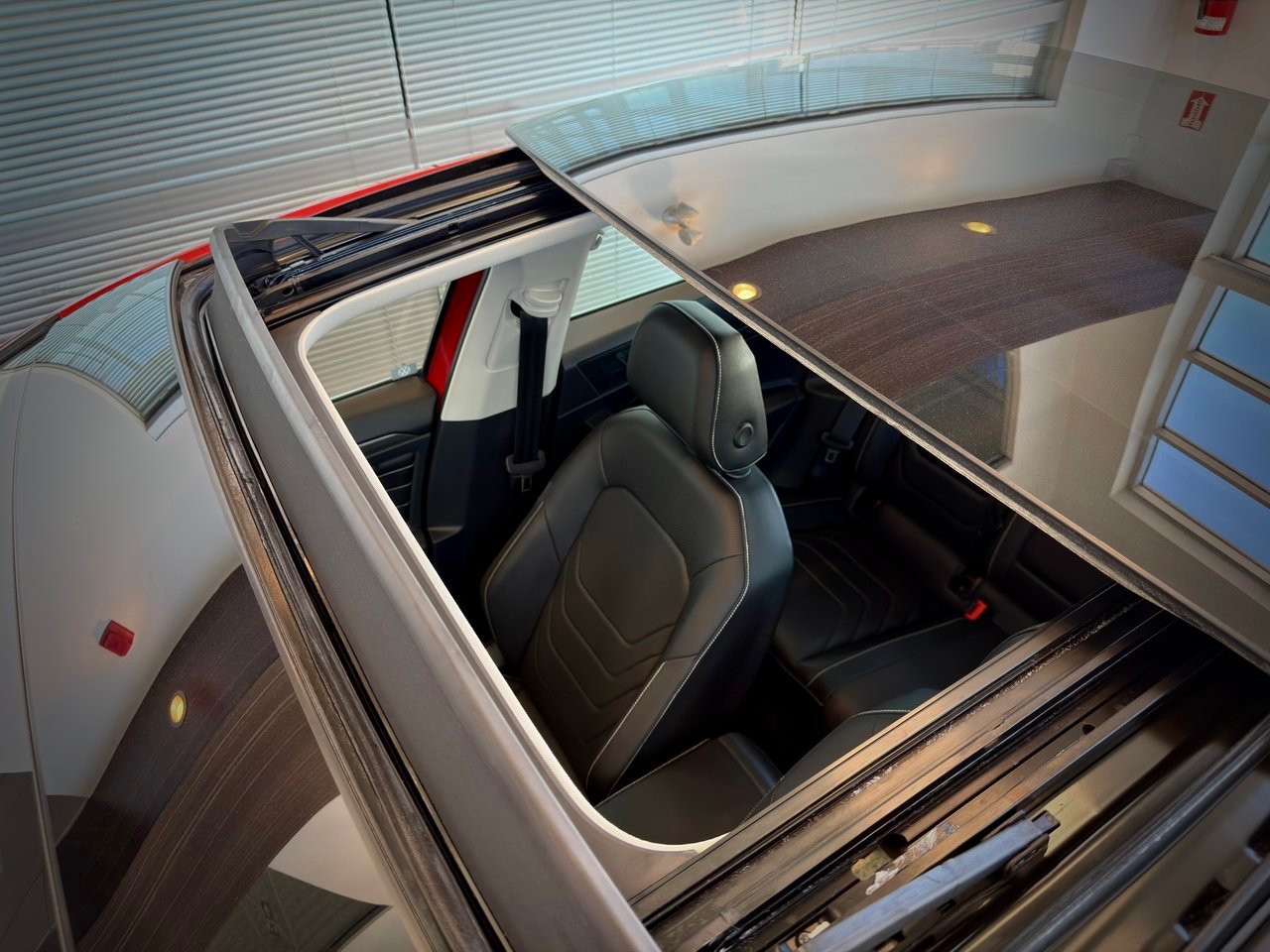 2024 Volkswagen Jetta Red Notre-Dame-des-Prairies - photo #12