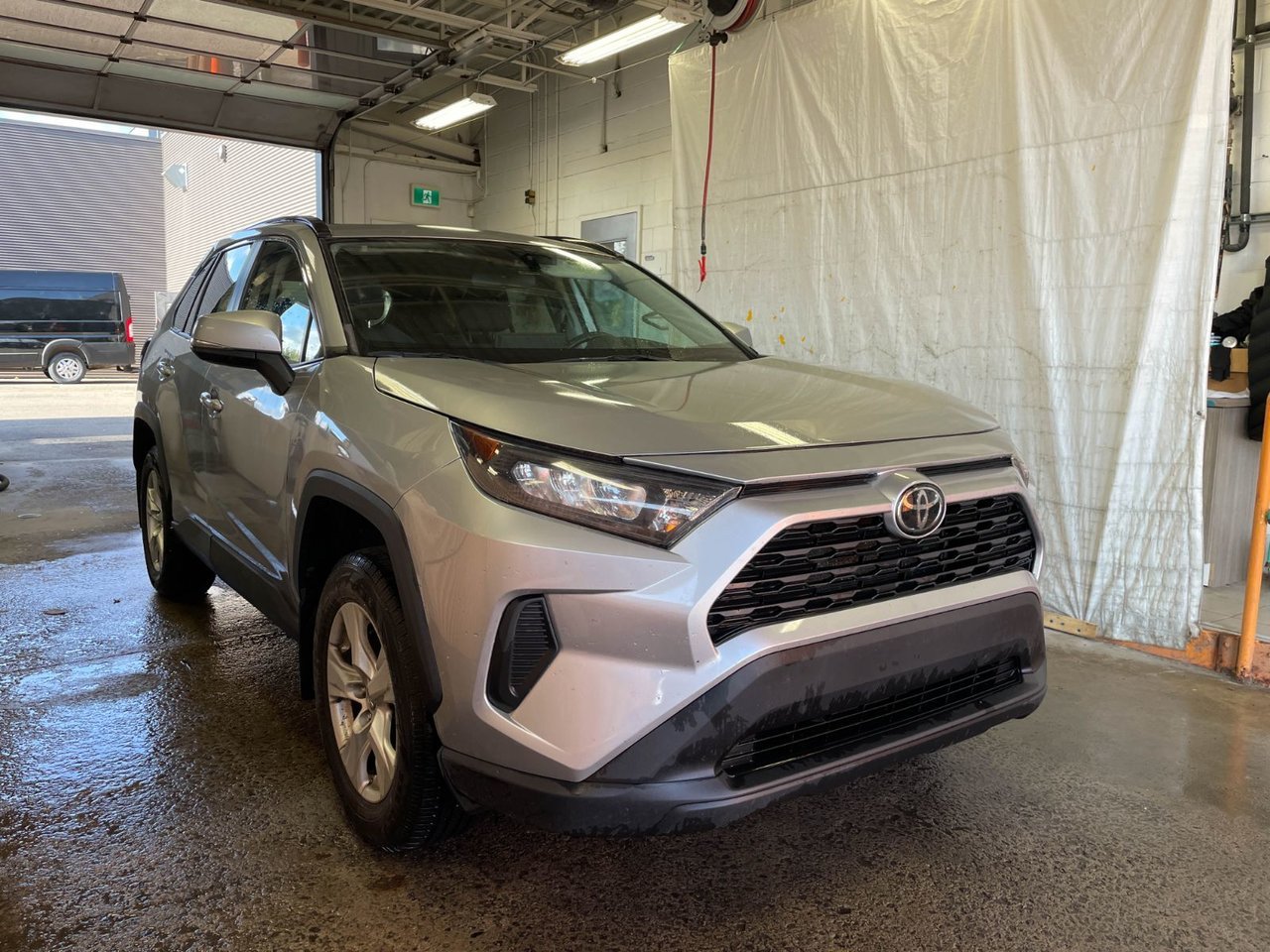 Toyota RAV4 LE AWD *CARPLAY* SIÈGES CHAUFF ALERTES RÉG ADAPT 2019 Argent Saint-Jérôme - photo #7