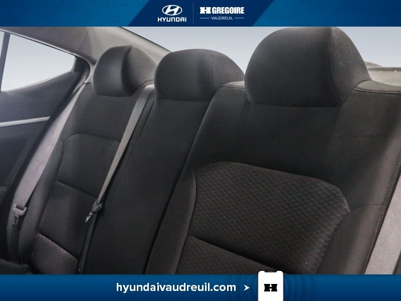 2019 Hyundai Elantra Grey Blainville - photo #18