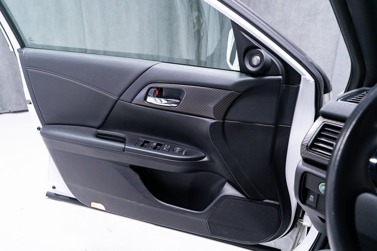 2017 Honda Accord Sedan SPORT White Montreal - photo #12