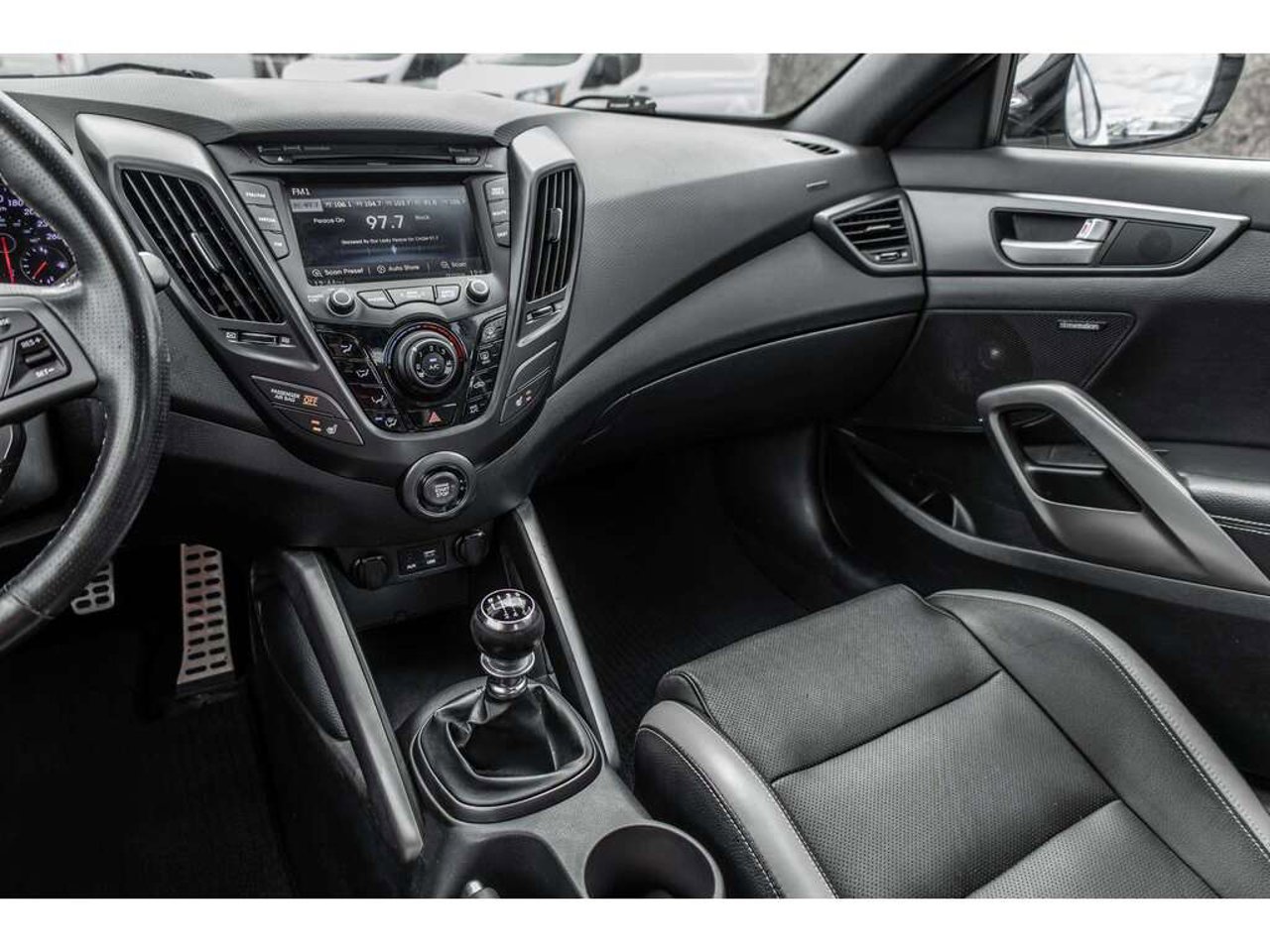 Hyundai Veloster 2019 Blanc Sainte-Julienne - photo #18