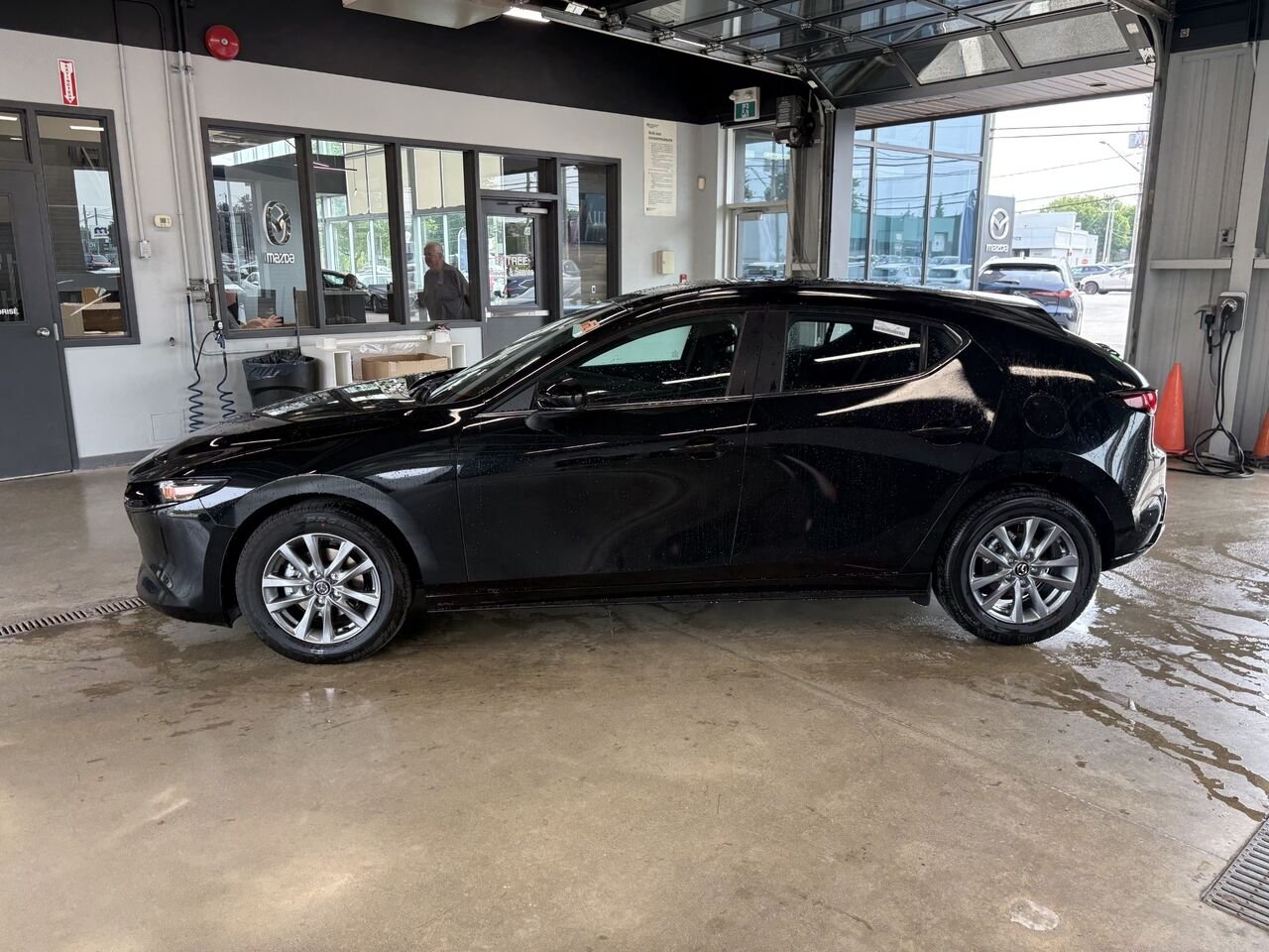 2026 MAZDA Mazda3 Sport GX Jet Black Mica Châteauguay - photo #1