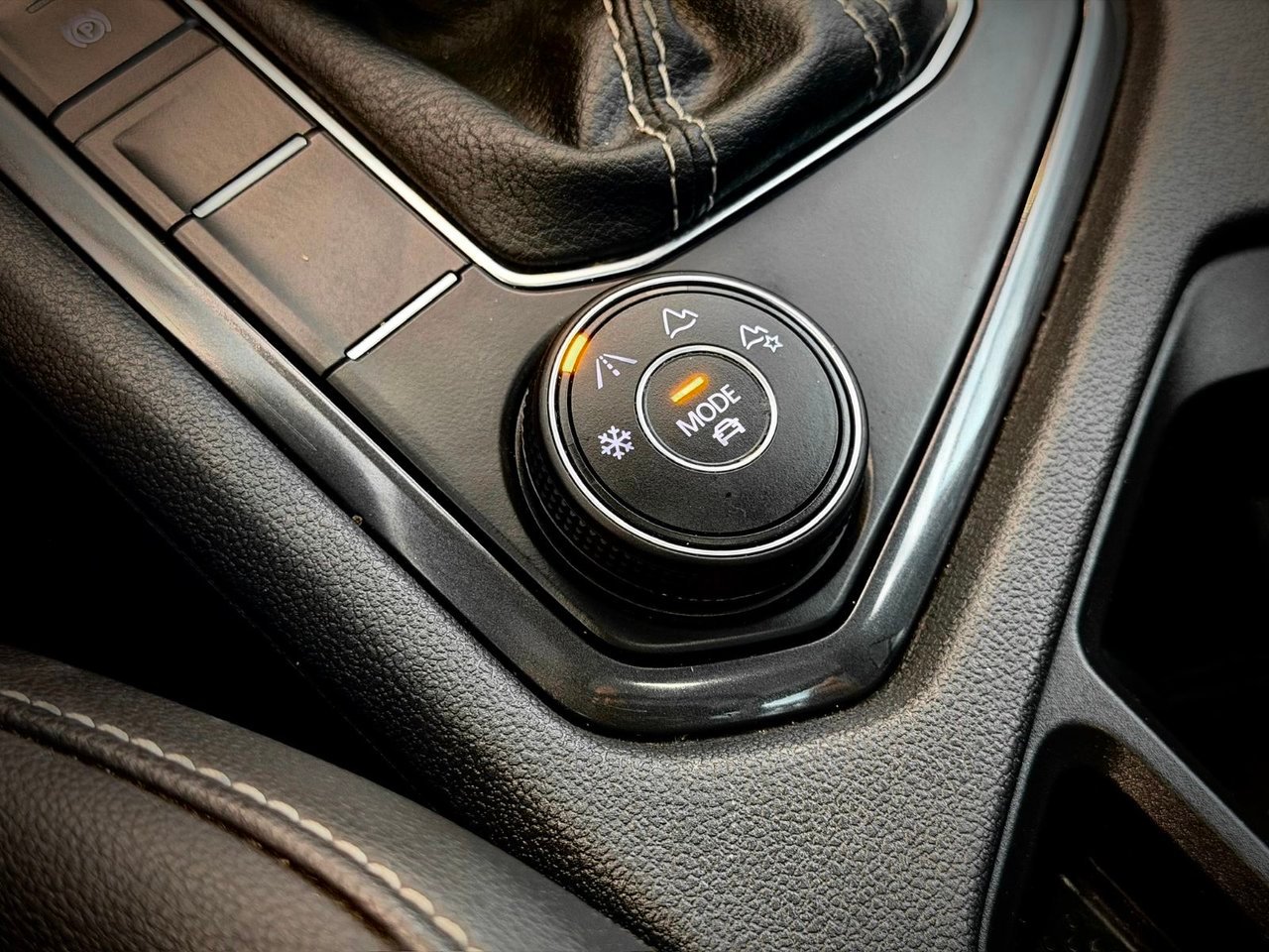 Volkswagen Tiguan 2024 Gris Notre-Dame-des-Prairies - photo #30