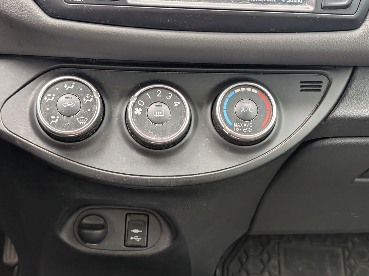 Toyota Yaris Hatchback LE/SIÈGES CHAUFFANTS/CAMÉRA DE RECUL/BLUETOOTH/AC/ 2018 Bleu Sherbrooke - photo #9