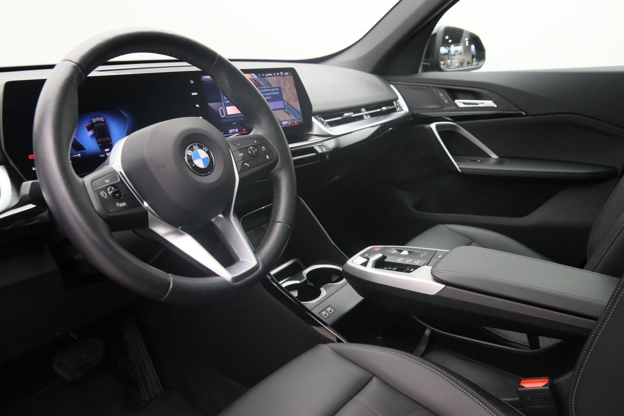 2025 BMW X1 VIN WBX73EF0XS5166643 Black Chicoutimi - photo #5