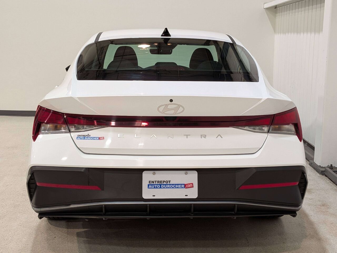 2025 Hyundai Elantra Preferred IVT w/Tech Pkg White Val-David - photo #5