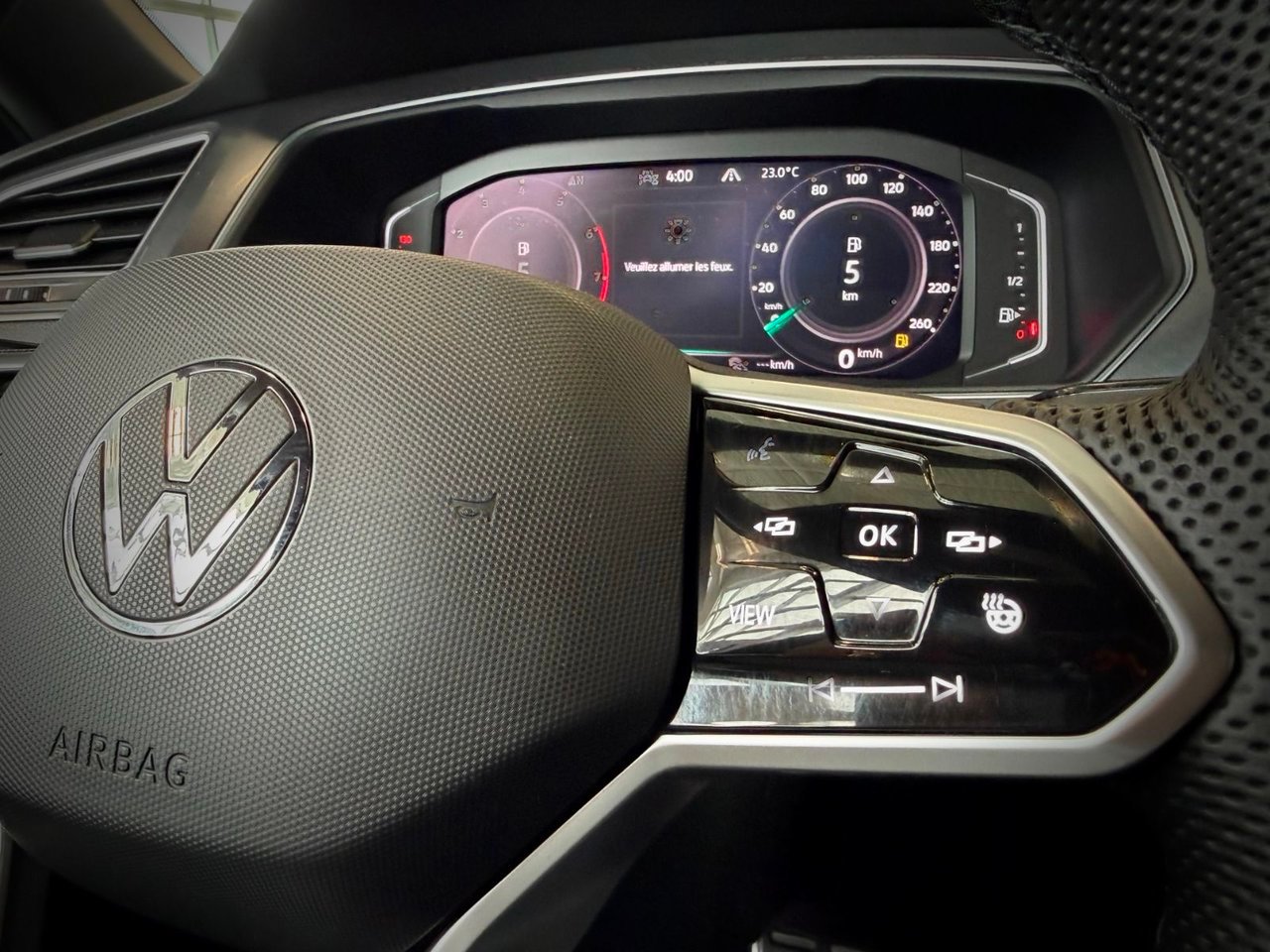 2022 Volkswagen Tiguan Black Notre-Dame-des-Prairies - photo #27