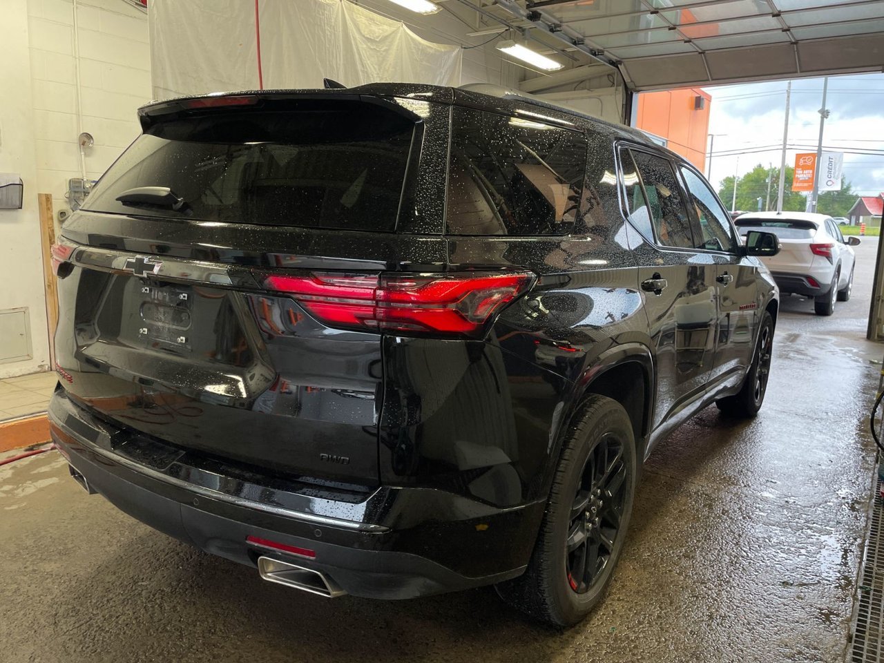 Chevrolet Traverse PREMIER REDLINE AWD *TOIT* 7 PLACES *BOSE* CAM 360 2023 Noir Saint-Jérôme - photo #9