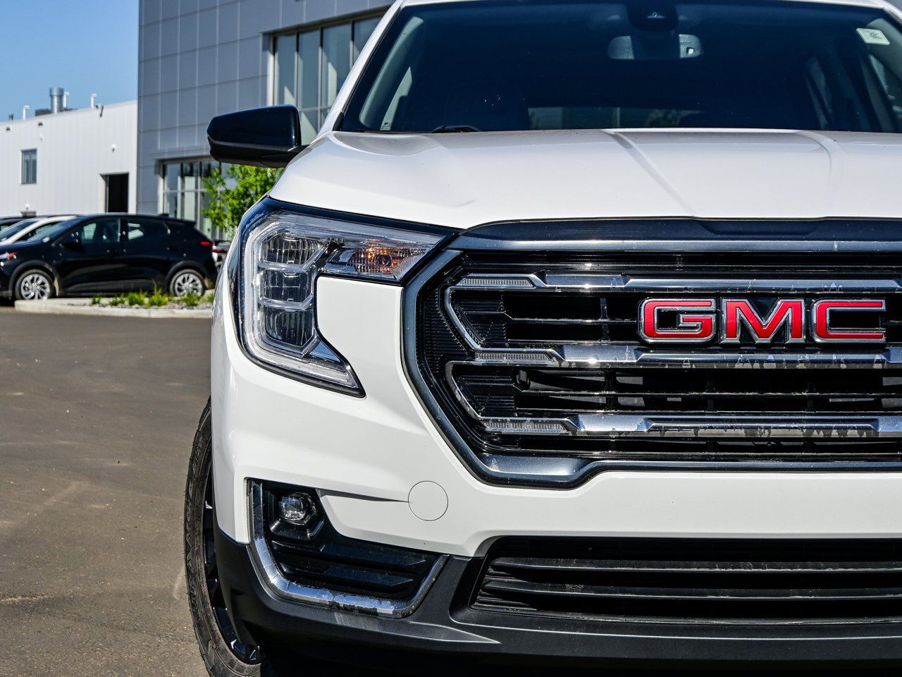 2022 GMC Terrain AWD 4dr AT4 White Sherwood Park - photo #4