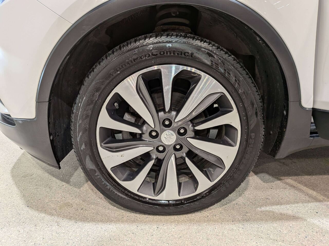 2018 Buick Encore FWD 4dr Essence White Val-David - photo #35