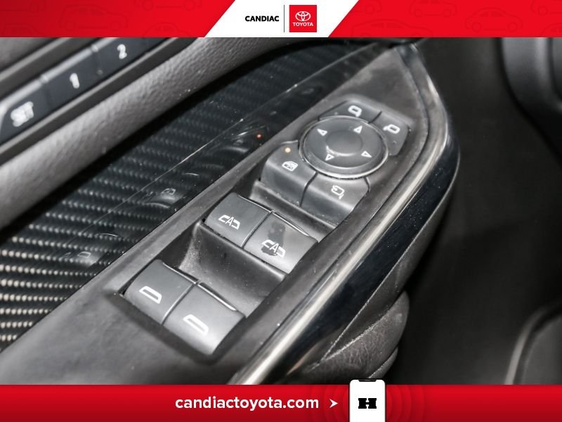 2019 Cadillac XT4 Blue Laval - photo #18