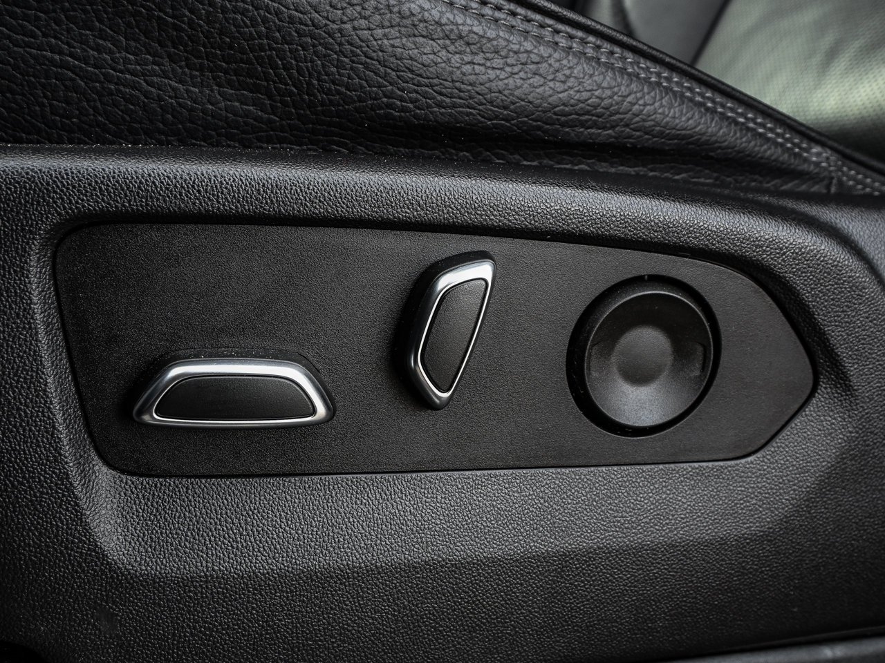2023 GMC Sierra 1500 4WD Crew Cab 147 Denali Black Sherwood Park - photo #16