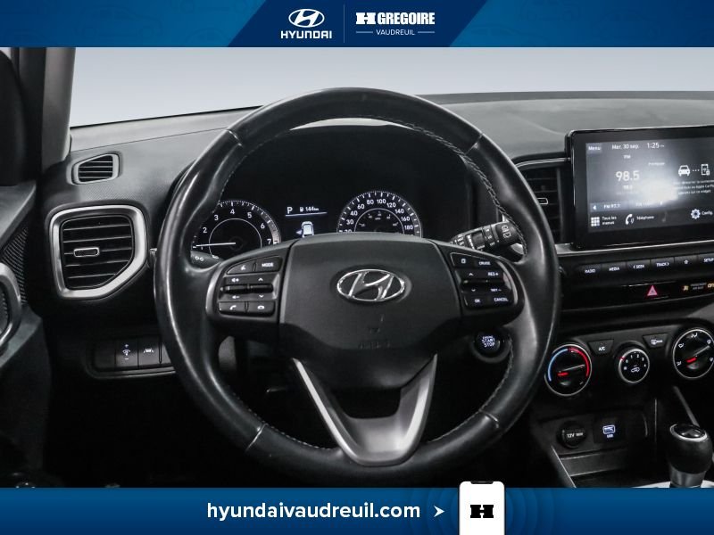 2021 Hyundai Venue White Laval - photo #19