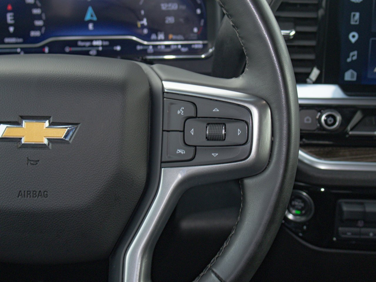 2025 Chevrolet Silverado 1500 4WD Crew Cab 147 LT White Sherwood Park - photo #22