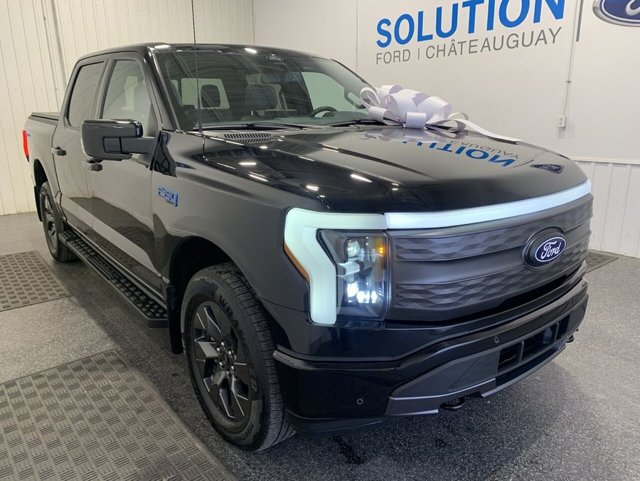 Ford F-150 Lightning LARIAT LARIAT cabine SuperCrew 4RM caisse de 5,5 pi 2025 Bleu