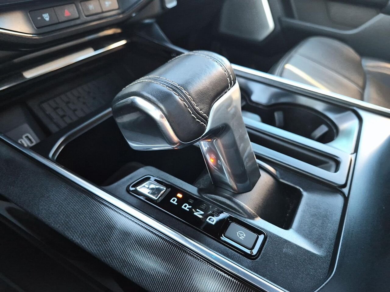 2025 Ford F-150 Lightning Black Saint-Jérôme - photo #26