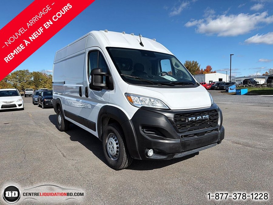 Ram ProMaster fourgonnette utilitaire 2500 Tradesman toit élevé 136 po avec siège passager 2025 Blanc