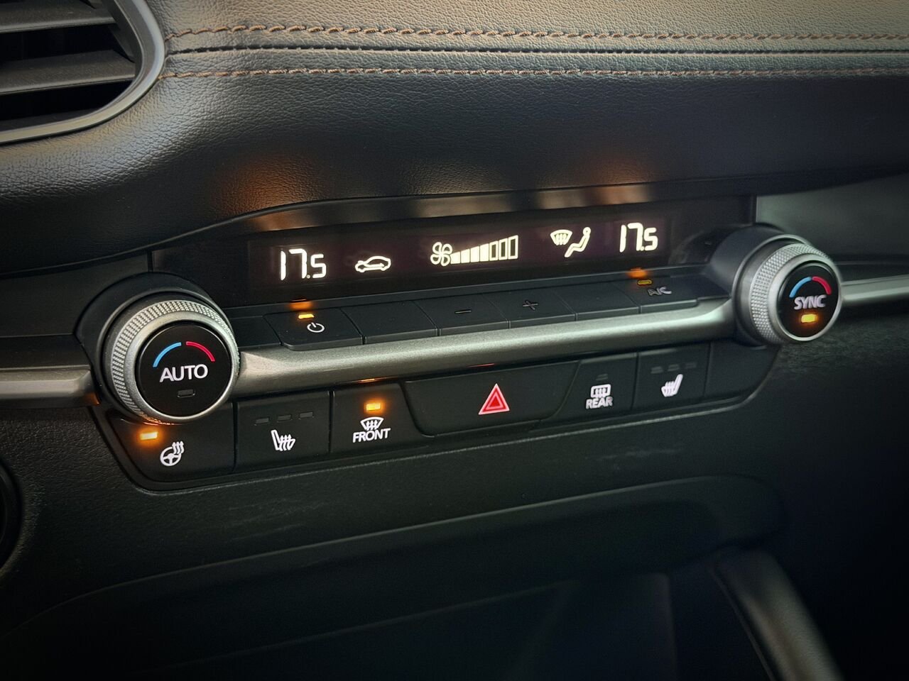 2022 Mazda Mazda3 Sport White Notre-Dame-des-Prairies - photo #28