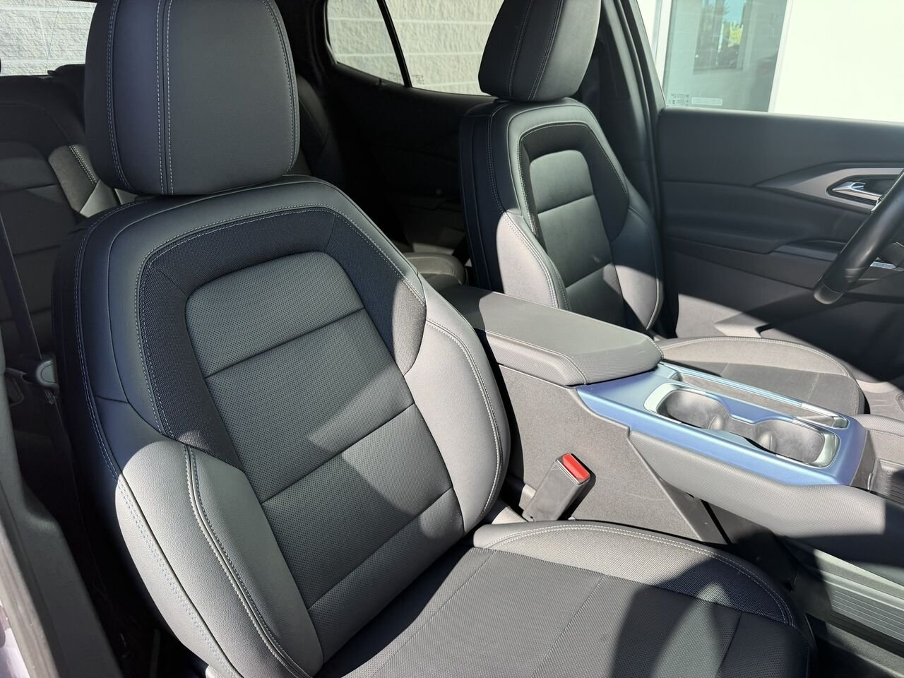 Chevrolet Equinox EV 2LT AWD 2024 Gris Laval - photo #10