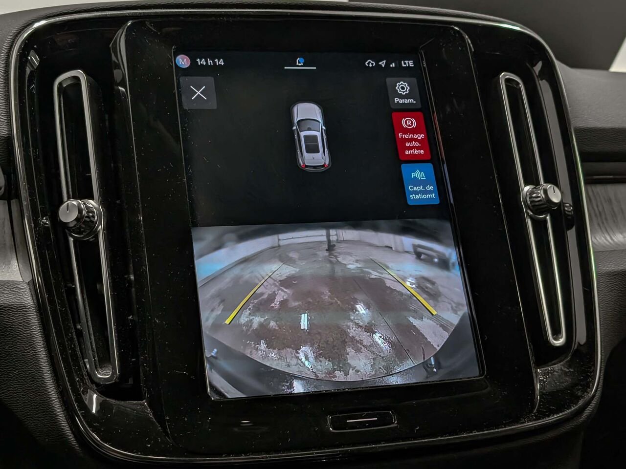 Volvo XC40 B5 Core AWD 2023 Noir Sherbrooke - photo #10
