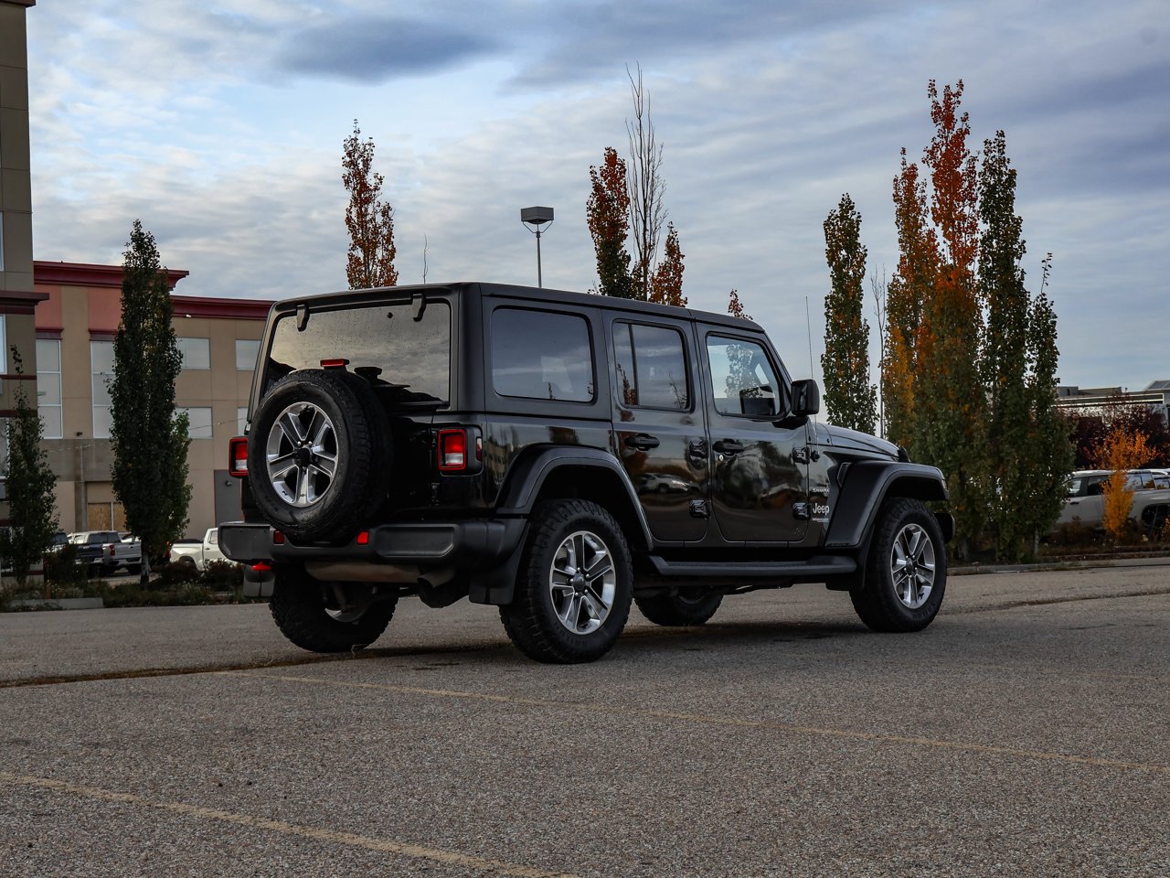 2020 Jeep Wrangler Unlimited Sahara 4x4 Black Sherwood Park - photo #7