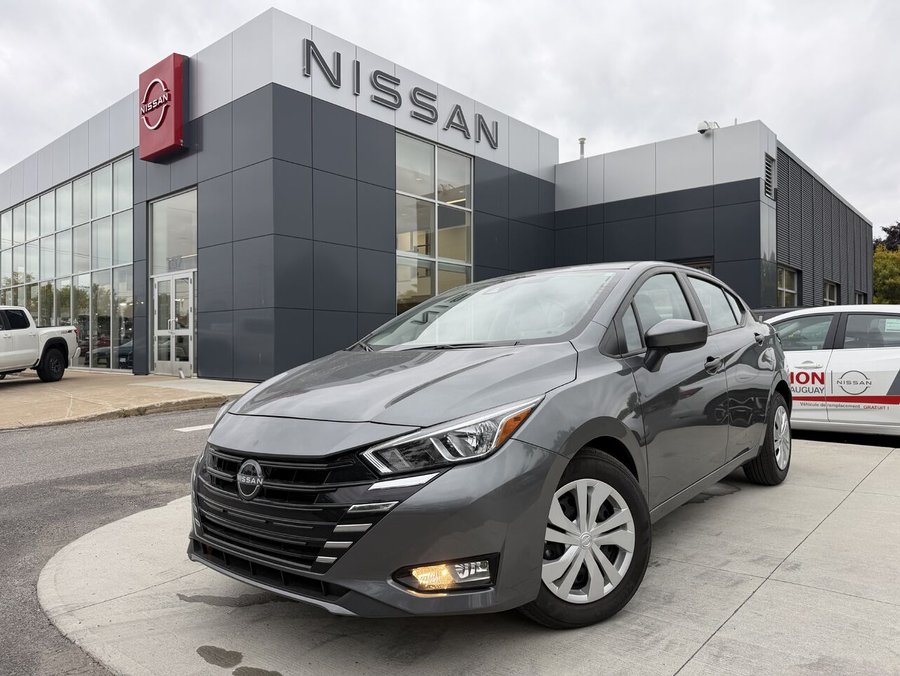 Nissan Versa S CVT 2025 Gris