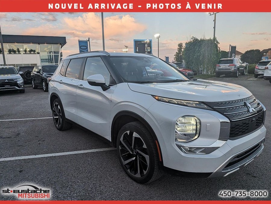 Mitsubishi Outlander SEL AWC-SIÈGES ET VOLANT CHAUFFANT-CUIR-TOIT PANORAMIQUE-CARPLAY 2023 Blanc