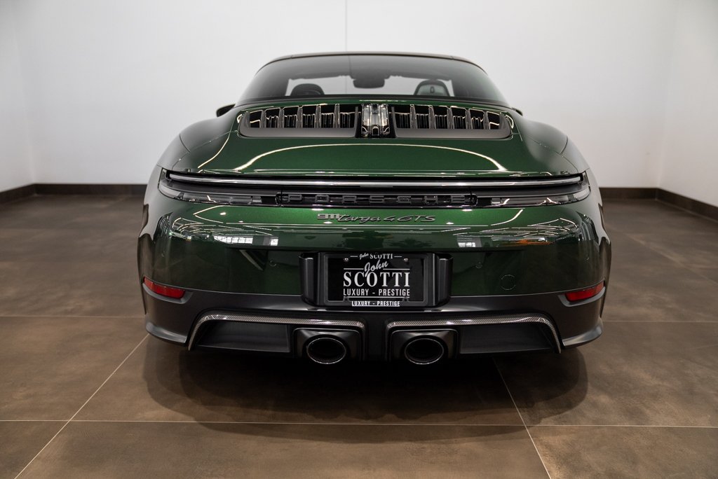 2026 Porsche 911 Green Saint-Eustache - photo #4