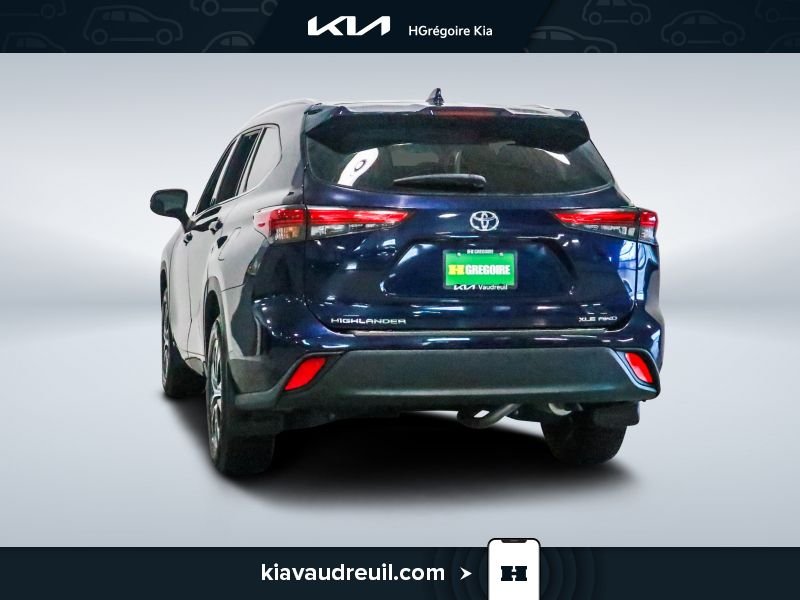 Toyota Highlander 2022 Bleu Laval - photo #5
