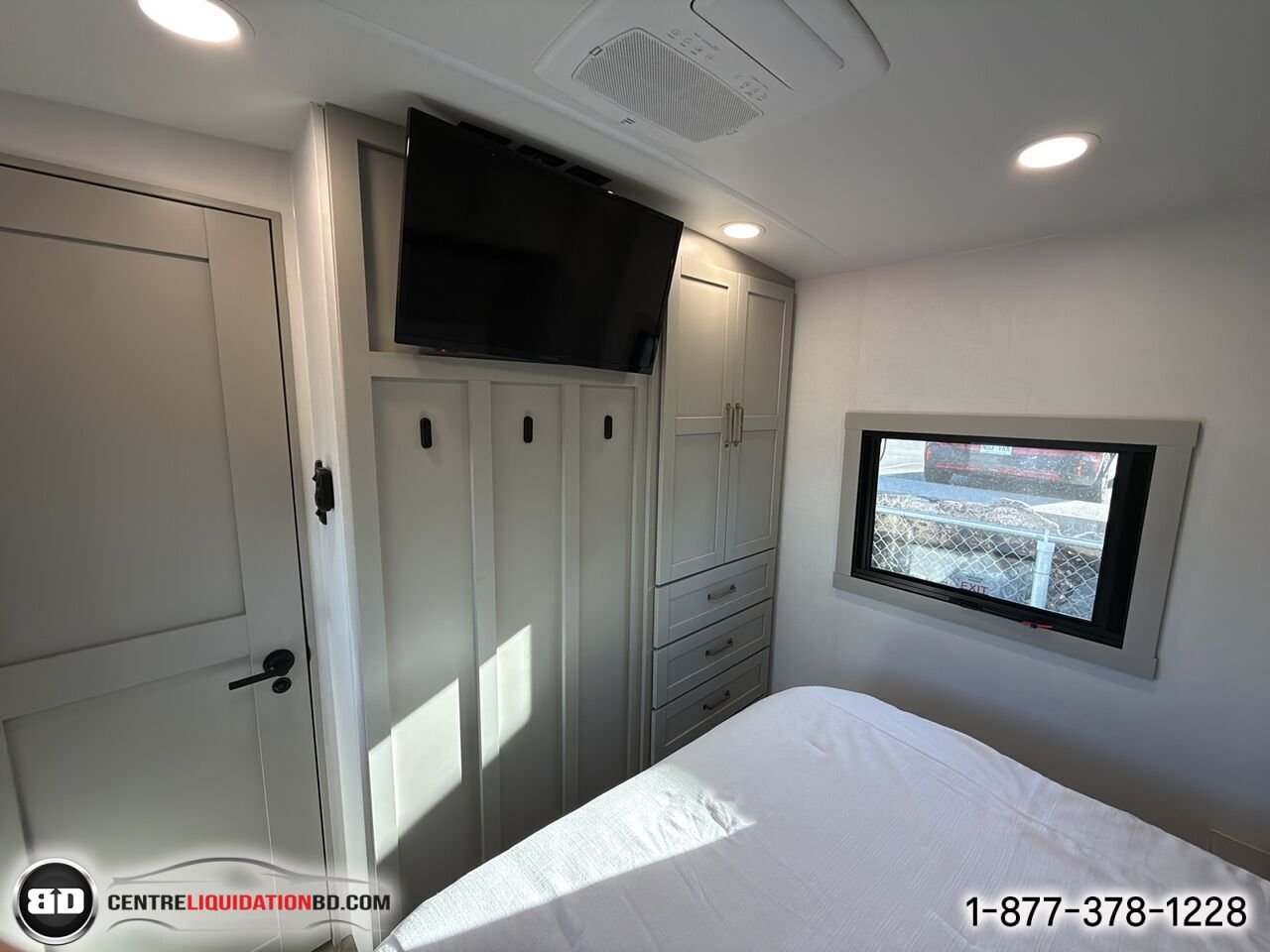 2025 BRINKLEY Z295 | ACCOMODATION White Granby - photo #22