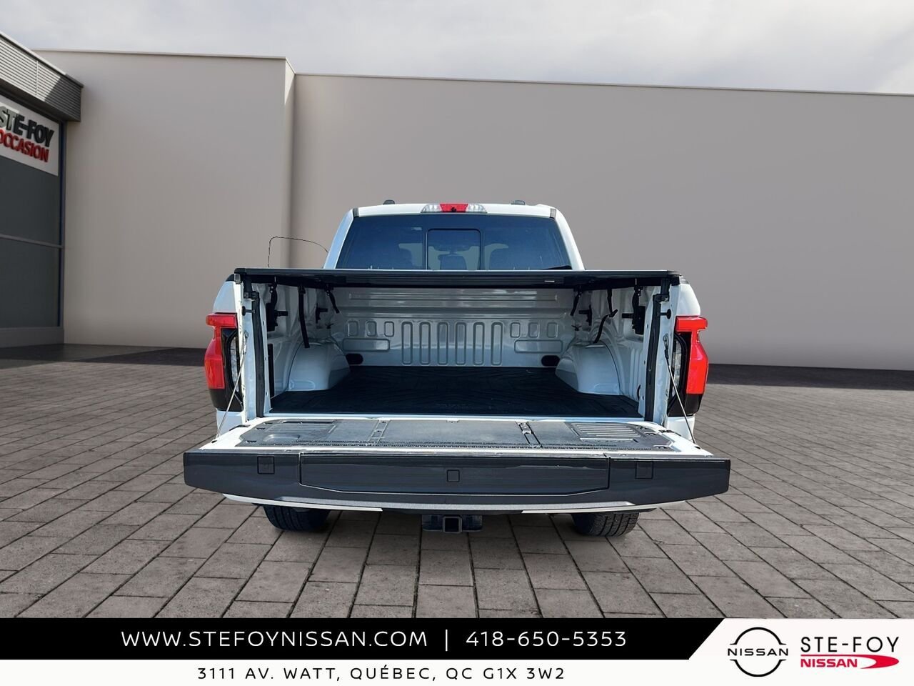 Ford F-150 Lightning LARIAT SuperCrew LONG RANGE 2023 Blanc Ste-Foy - photo #19