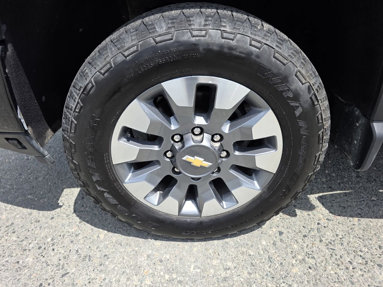 2024 Chevrolet Silverado 2500HD Custom Black Rouyn-Noranda - photo #18
