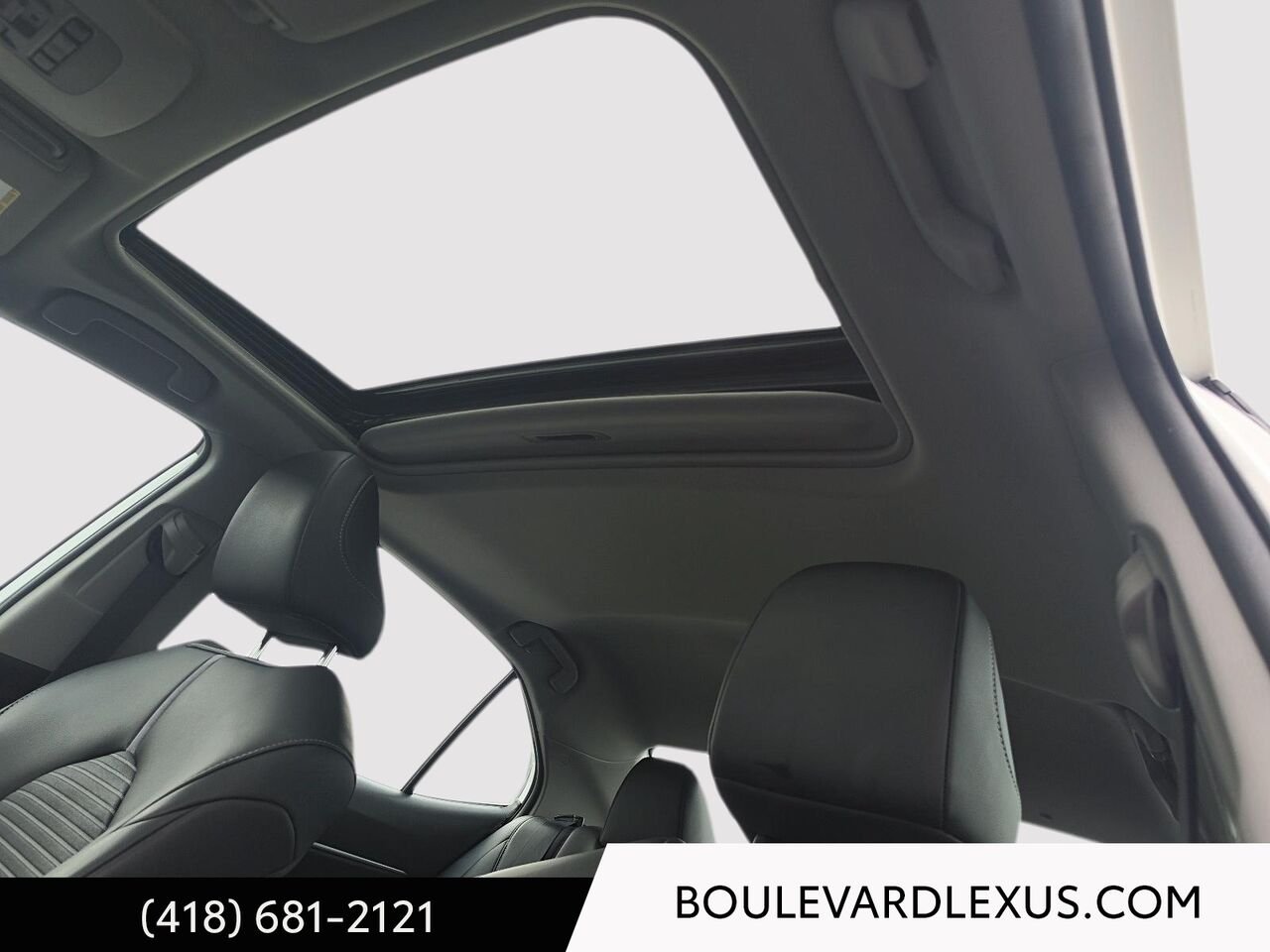 2020 Toyota Camry 19936A | SE hybride BA White Quebec - photo #10