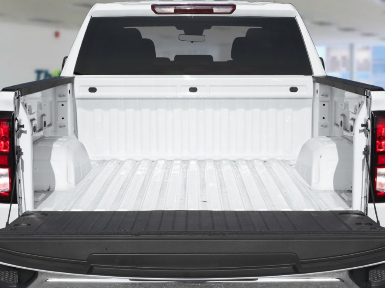GMC Sierra 1500 SLT cabine multiplace 4RM 147 po 2026 STERLING METALLISE Montmagny - photo #6