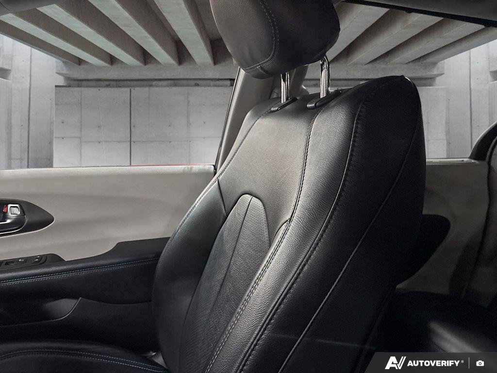 2021 Chrysler Pacifica Hybrid 2601324A | Touring L Plus White Edmonton - photo #17