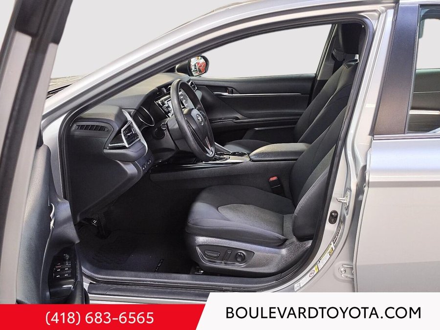 Toyota Camry LE 2018 Argent