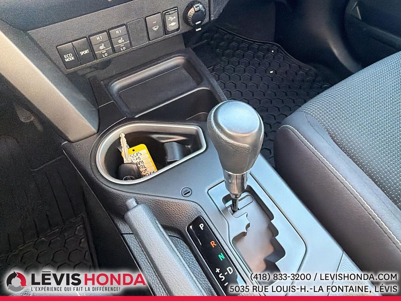 TOYOTA RAV4 Traction intégrale 4 portes XLE 2017 Blanc Lévis - photo #23