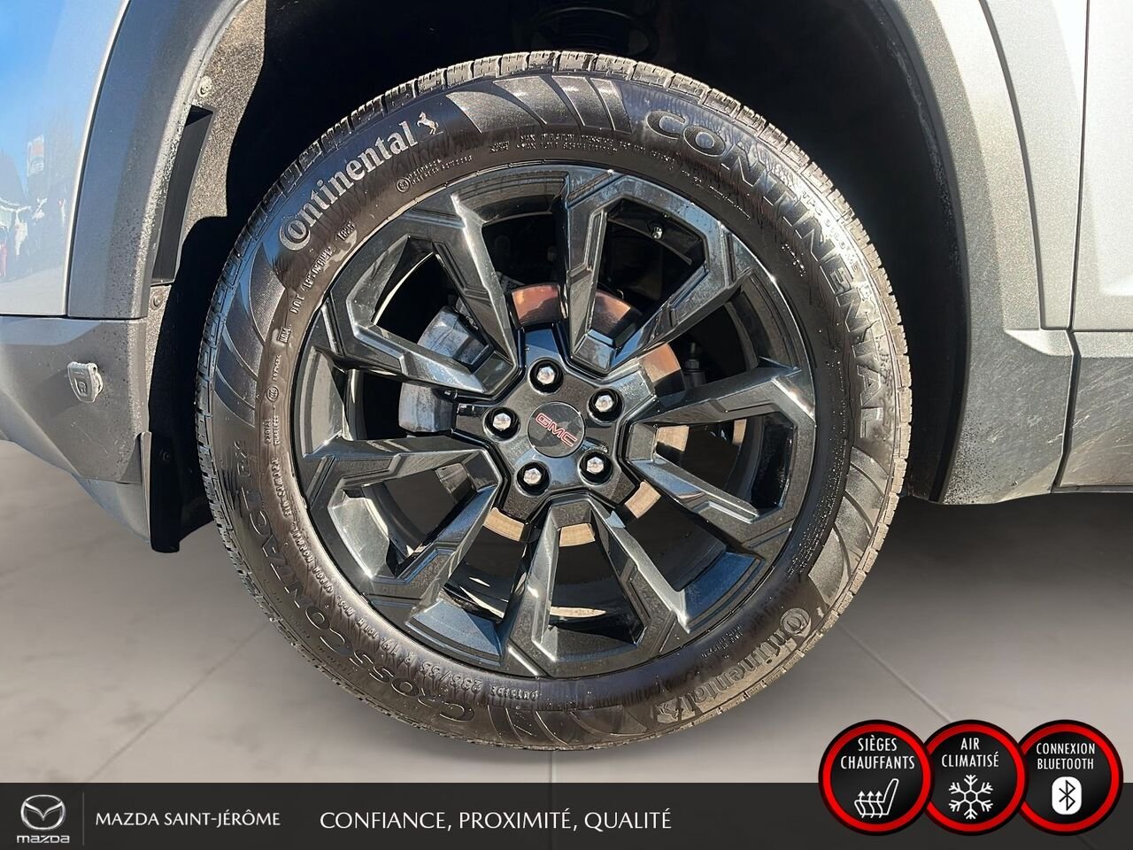 2025 GMC Terrain Grey Saint-Jérôme - photo #11