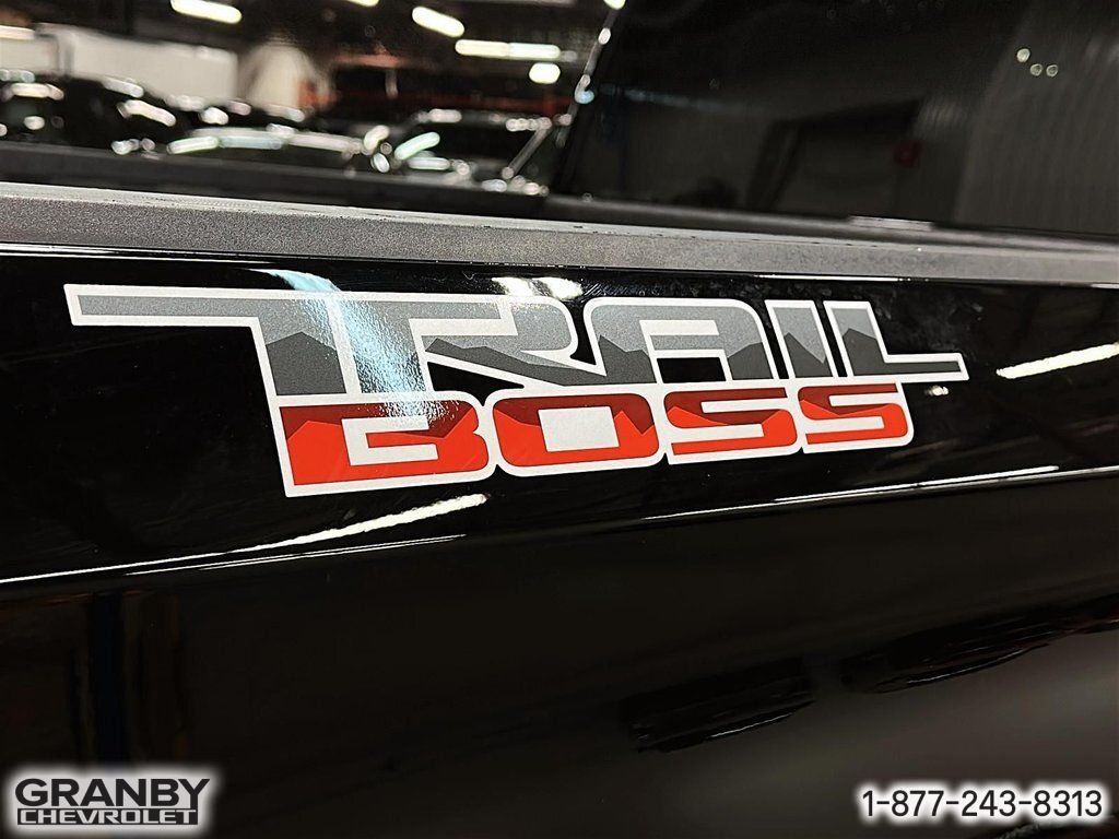 2026 CHEVROLET Silverado 1500 K1500 SILVERADO CREW CAB CUSTOM TRAIL BOSS STD/BOX (2CX) | E26-0185 BLACK Granby - photo #17
