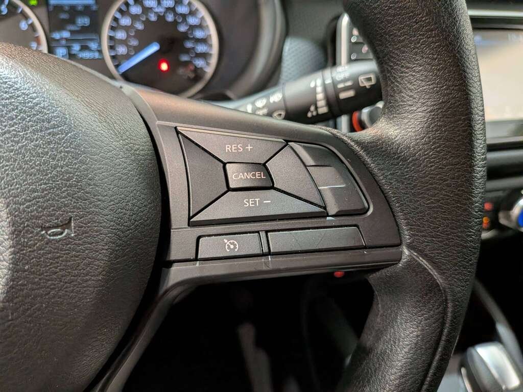 2024 Nissan Kicks S FWD White Val-David - photo #17