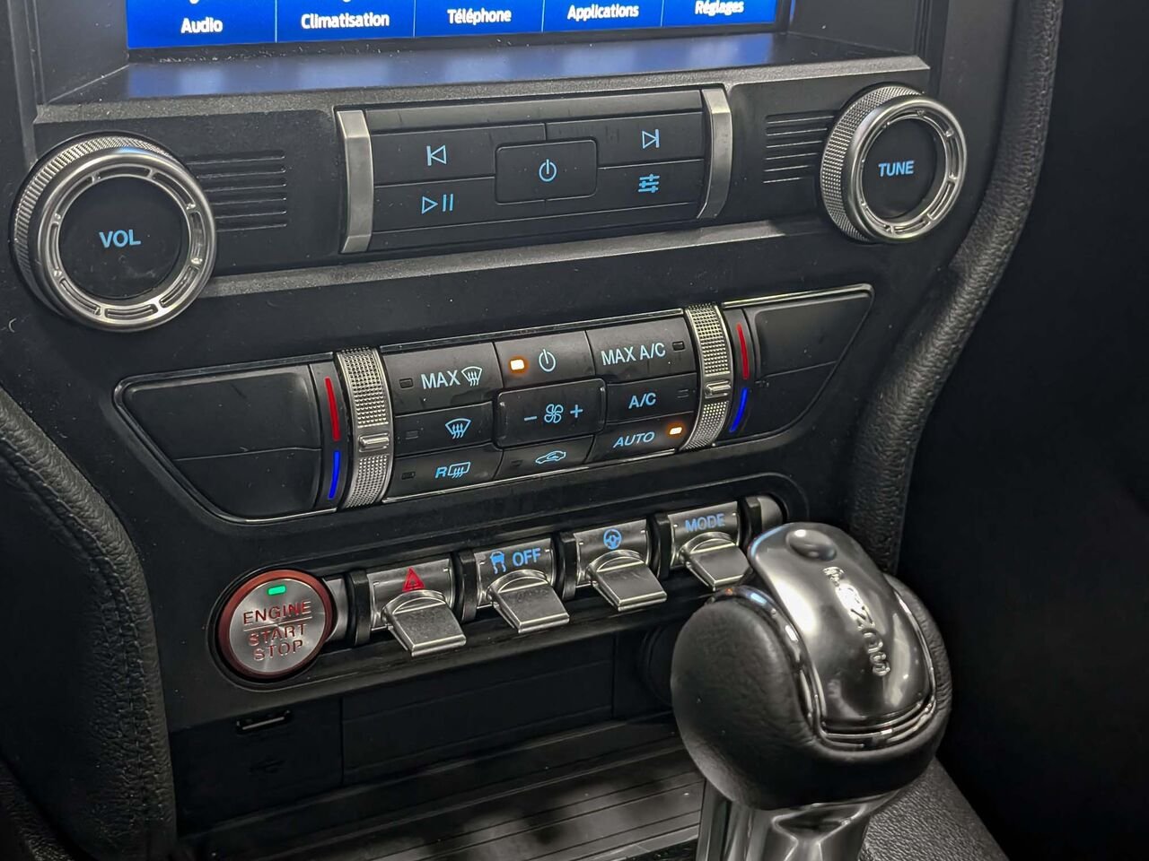 2020 Ford MUSTANG 2.3L EcoBoost Convertible Groupe 101A White Sherbrooke - photo #13