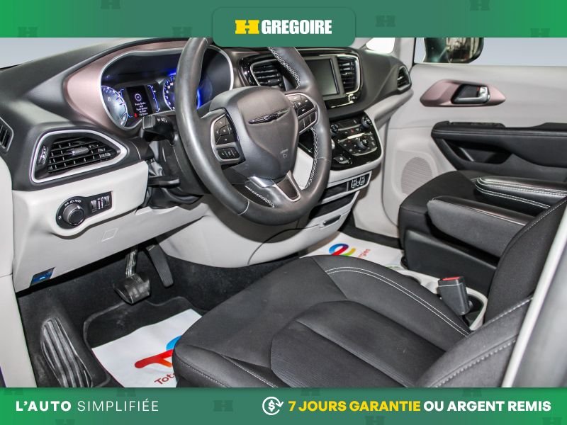 Chrysler Grand Caravan 2024 Noir Laval - photo #15