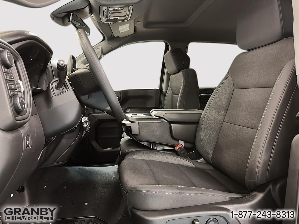 2026 CHEVROLET Silverado 1500 K1500 SILVERADO CREW CAB CUSTOM TRAIL BOSS STD/BOX (2CX) | E26-0185 BLACK Granby - photo #9