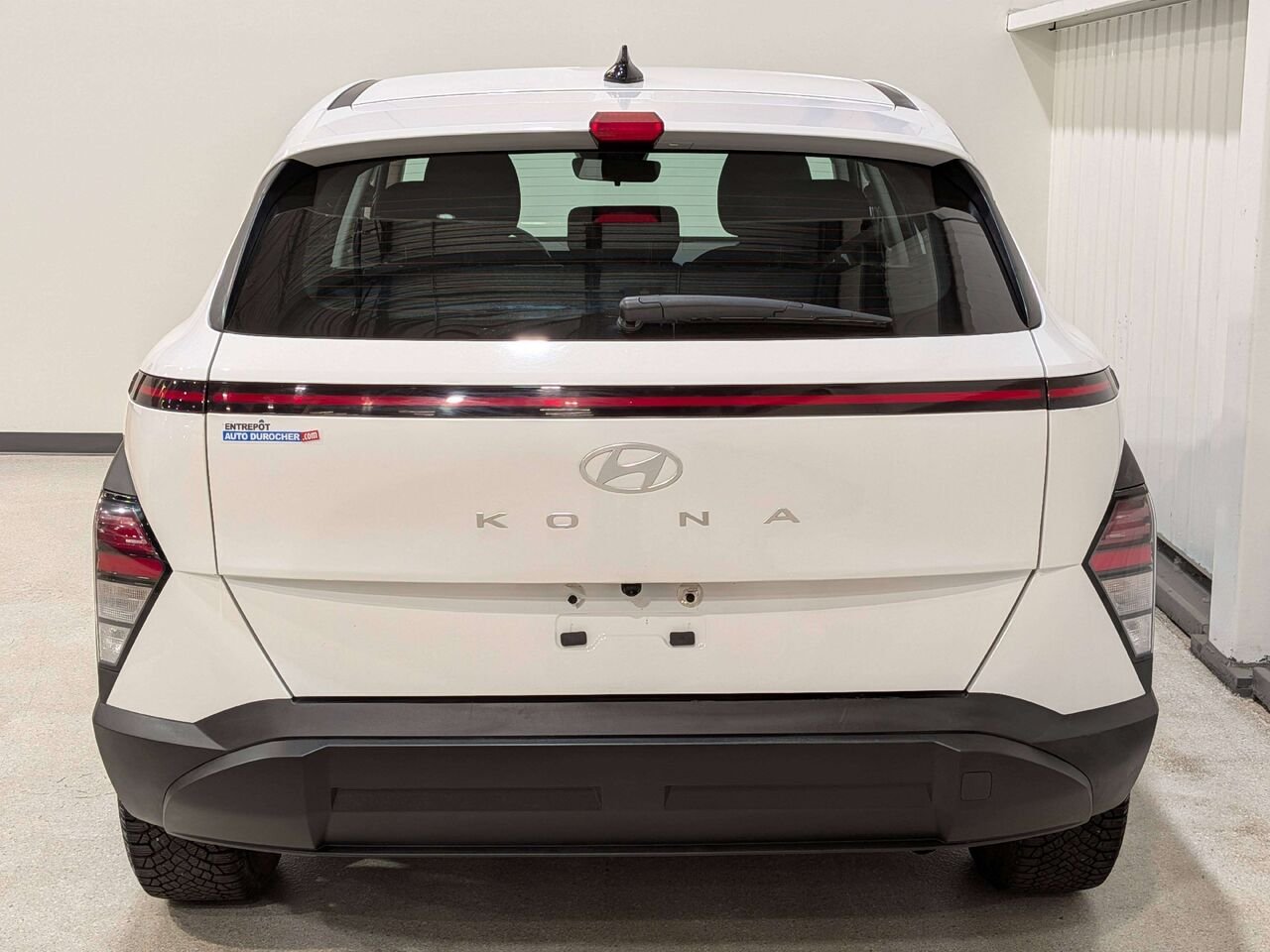 Hyundai Kona 2.0L Essential FWD 2024 Blanc Val-David - photo #5