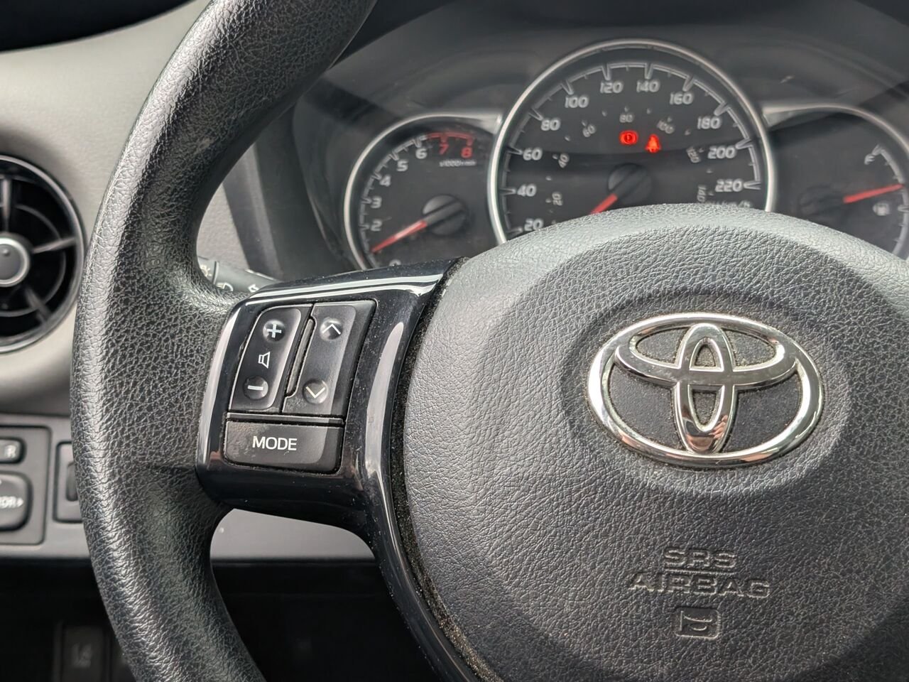 Toyota Yaris Hatchback LE/SIÈGES CHAUFFANTS/CAMÉRA DE RECUL/BLUETOOTH/AC/ 2018 Bleu Sherbrooke - photo #12